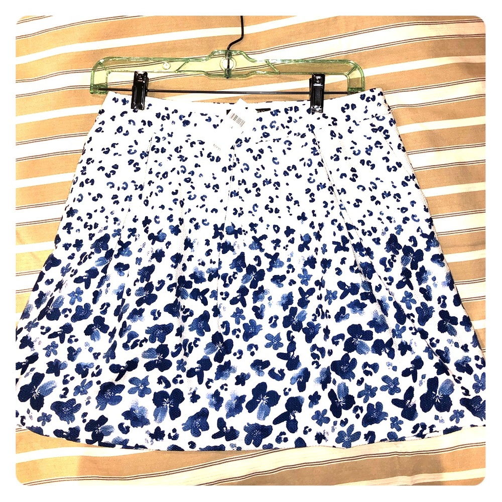 NWT Banana Republic Skirt White Blue Flowers 4 $69